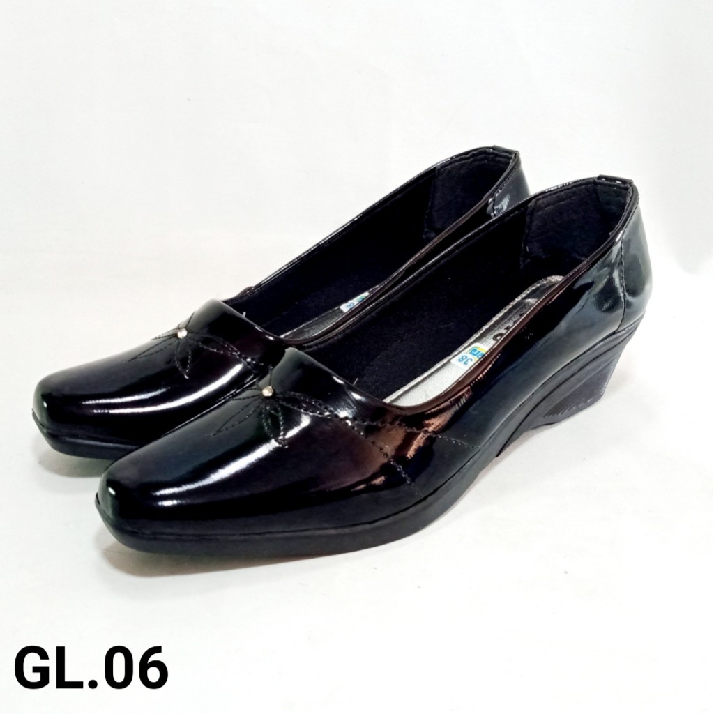 Kickers GL.11 Sepatu Pantofel Wanita Kilap Hak 5cm Size 36-41 Hitam