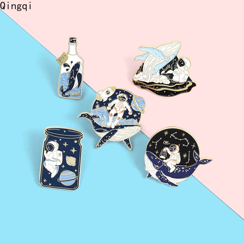 Bros Pin Enamel Desain Kartun Whale Astronot Luar Angkasa Untuk Dekorasi Tas Denim