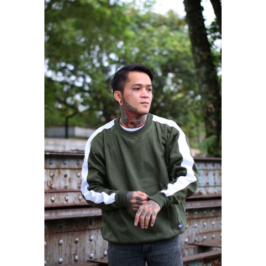 Sweater Crewneck Army List Putih Sweater Kombinasi Pria Wanita