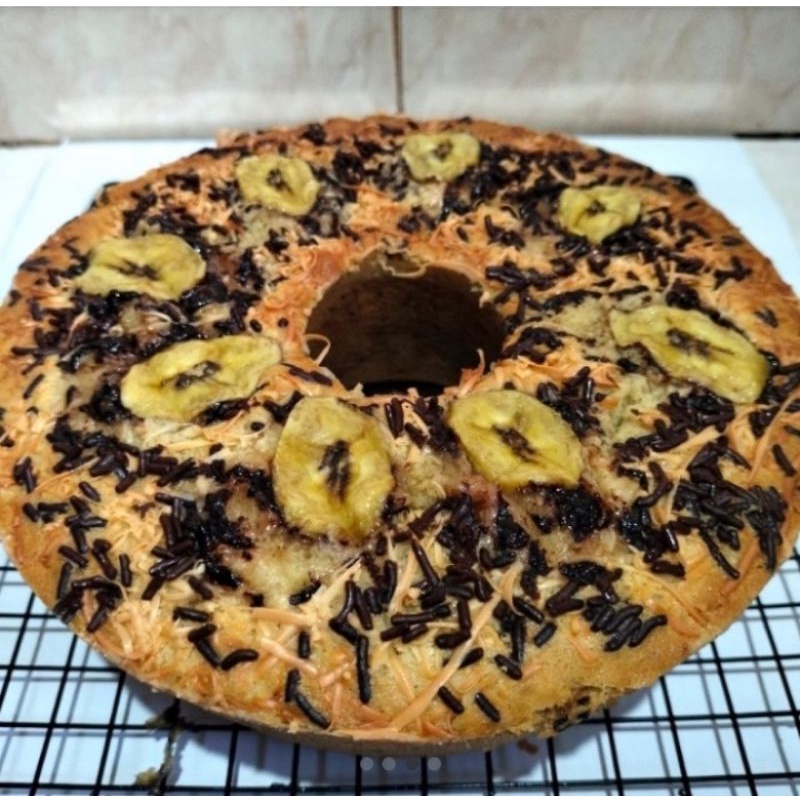 

BOLU PISANG KEJU COKLAT ukuran 20x20x8cm