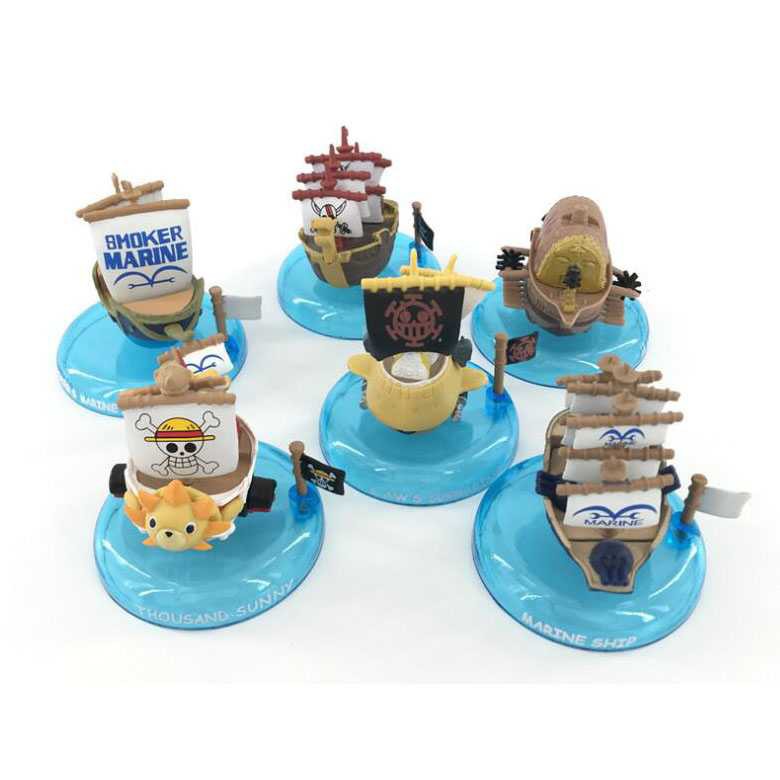 Miniatur Action Figure One Piece Kapal Thousand Sunny, Law, Shank, Marine