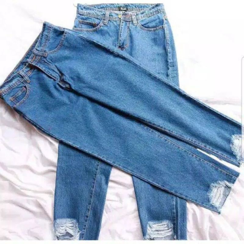 CELANA BOYFREIND RIPPED JEANS WANITA