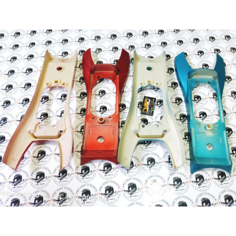COVER PANEL DASI DEPAN YAMAHA V75 V75DX V 75 DX DELUXE ( BAHAN GADING ) WARNA BIRU DAN MERAH