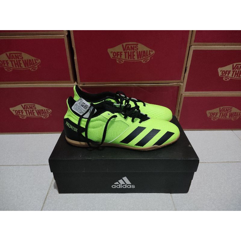 Sepatu Futsal Adidas Predator 20.4 In Sala Green Lawn