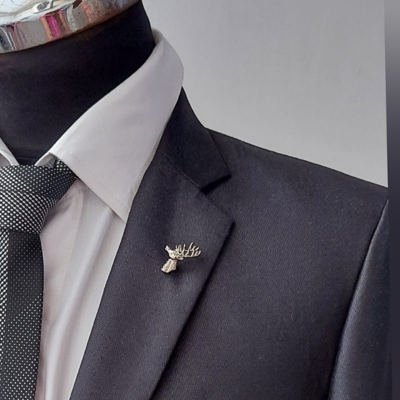 Lapel pin/ bros untuk jas - model kepala rusa samping