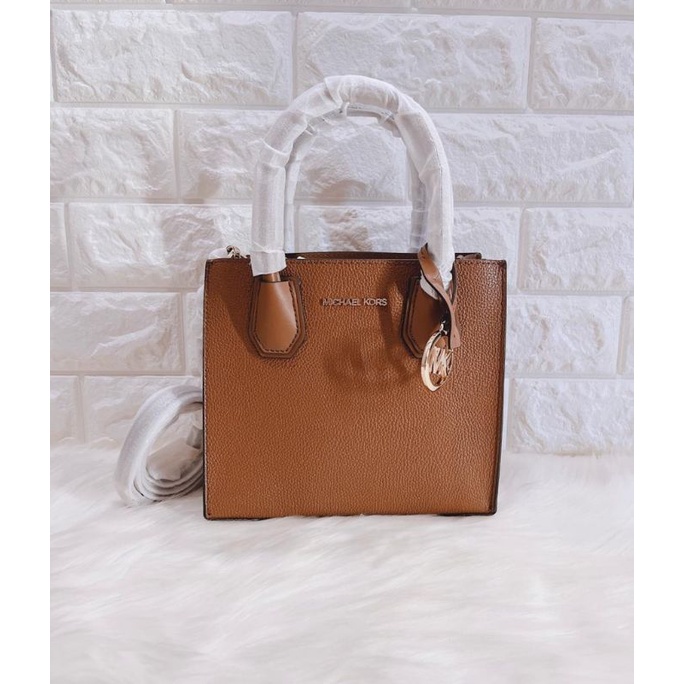 MK Mercer Medium Crossbody Acorn || Michael Kors