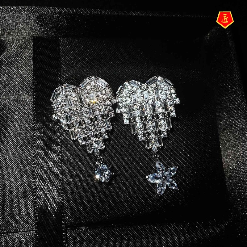 [Ready Stock]Luxury Fashion and Fully-Jewelled Heart-Shaped Stud Earrings