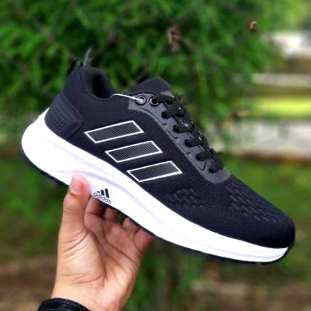 Sepatu Adidas Questar Cloud Pria Terbaru. Size 39-44