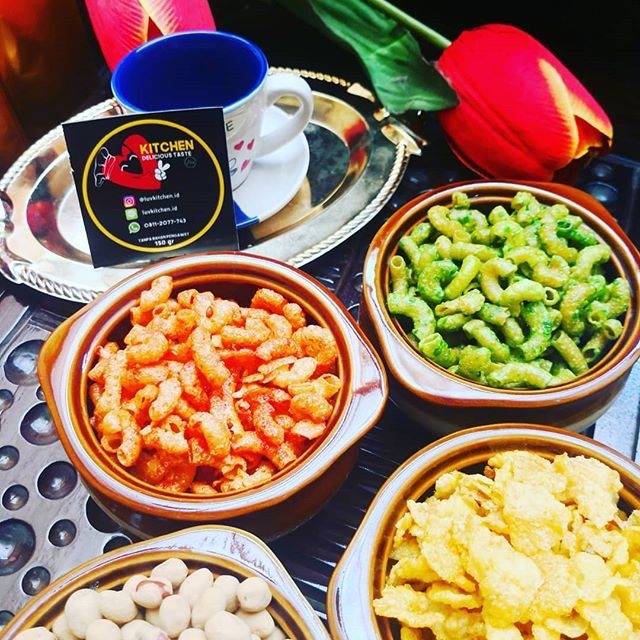 

Cemilan makan siang ringan