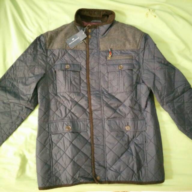 Jaket cowok Blue Harbor dari Mark and Spencer