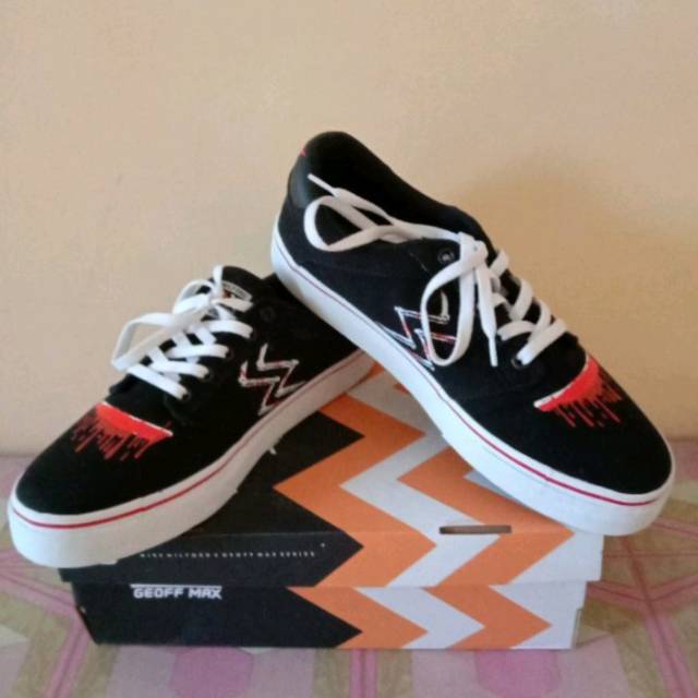 Geoff Max x Mike Milford Gavin Bloody Skull Black White (Limited Edition)