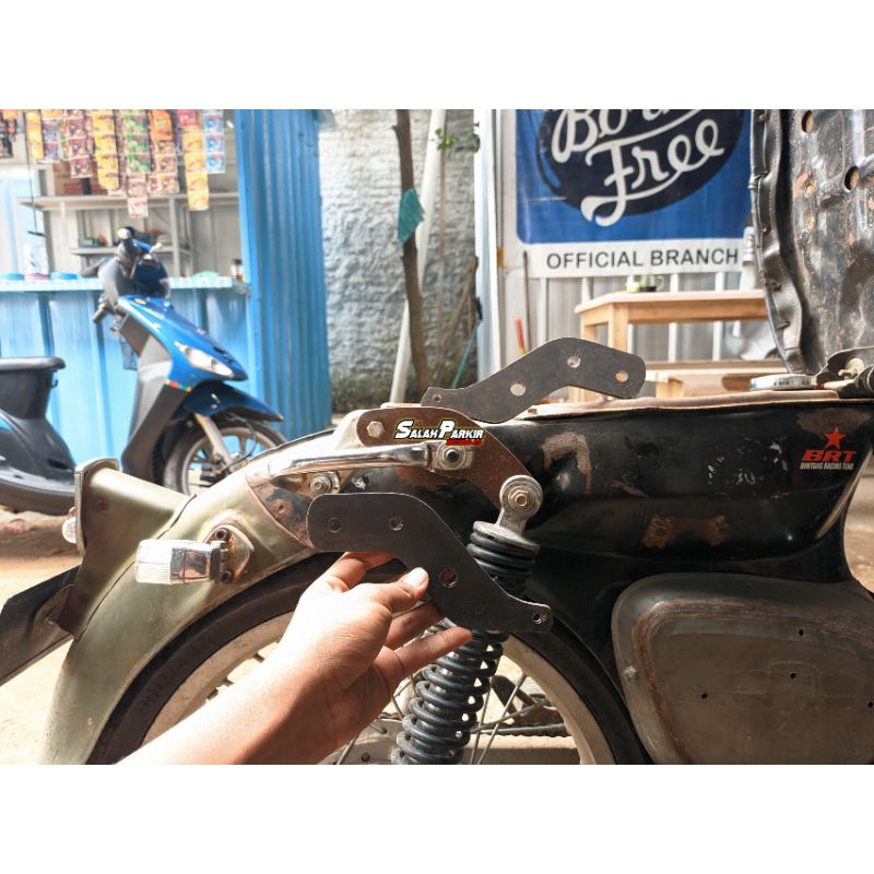 Pemaju Sok Belakang Honda C70