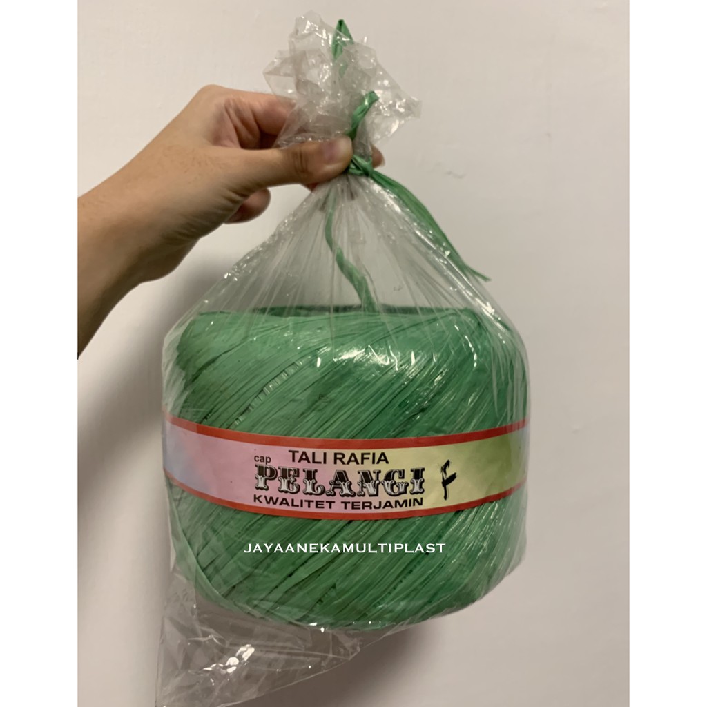 

TALI RAFIA HIJAU MERK PELANGI 0,6 KG