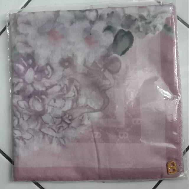 NEW Buttonscarves Hydrangea Rabe