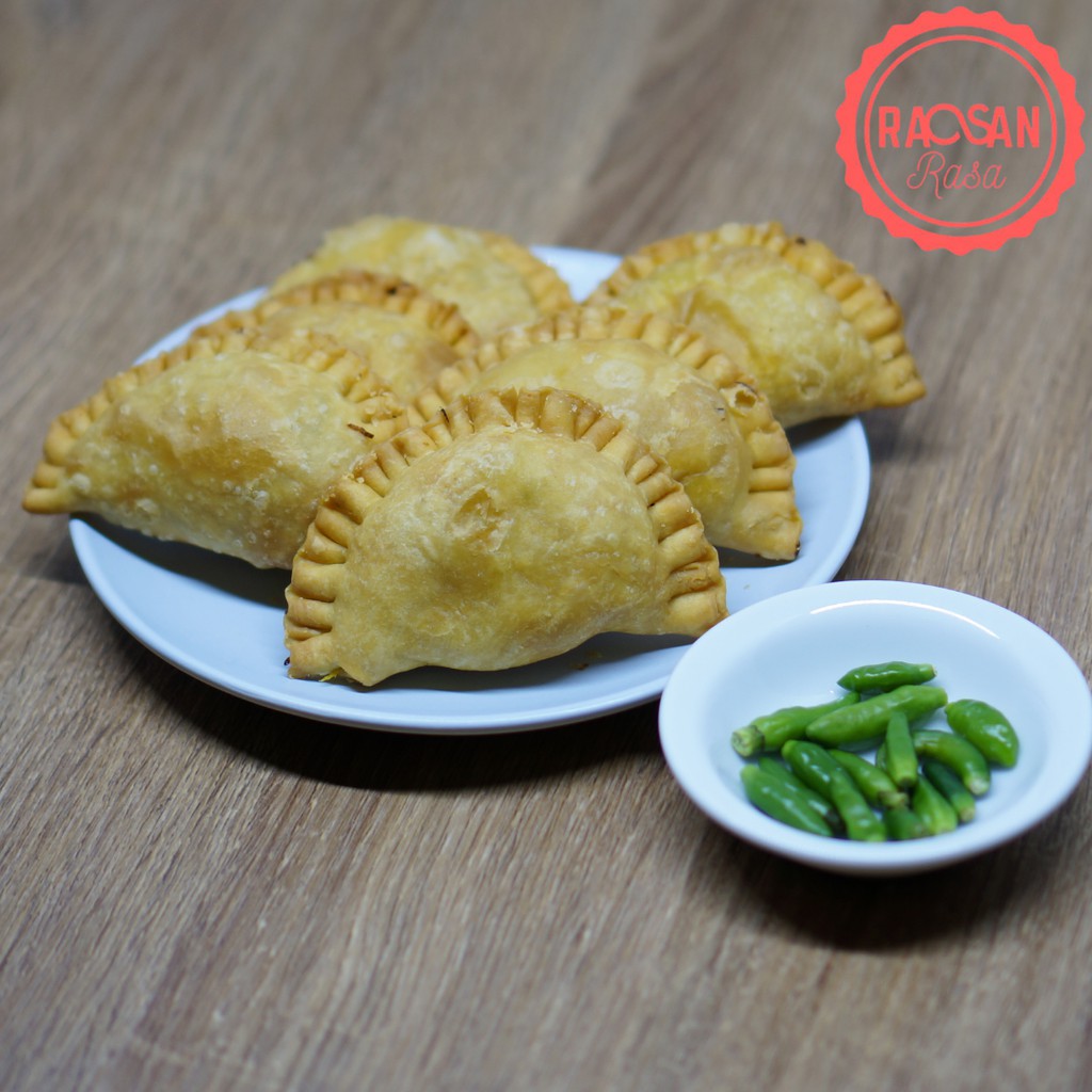

PASTEL RAWIT ISI SAYURAN & TELUR MATANG / SETENGAH MATANG