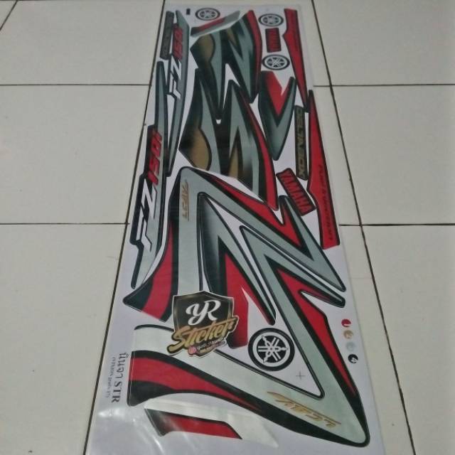 Striping sticker variasi vixion old fz150i silver merah