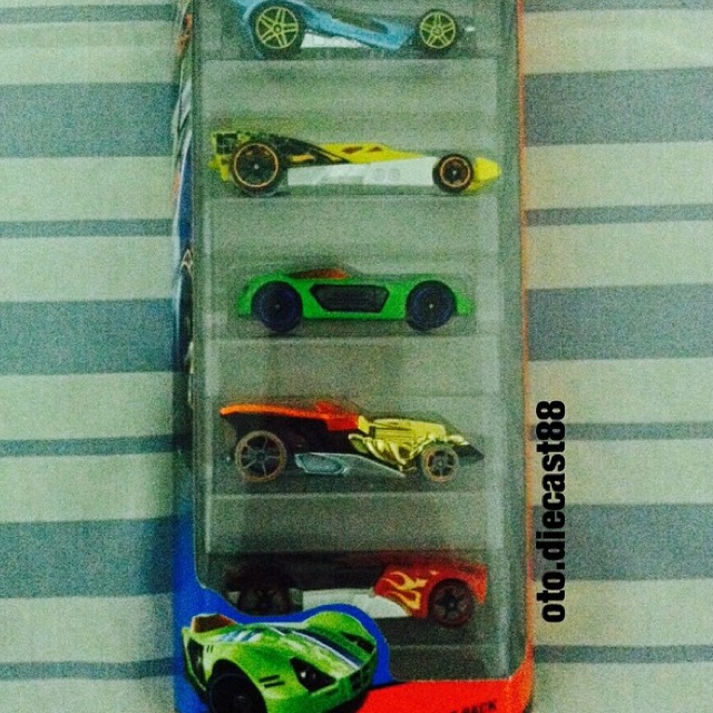 hotwheels 1 set dragging tail and RD 10