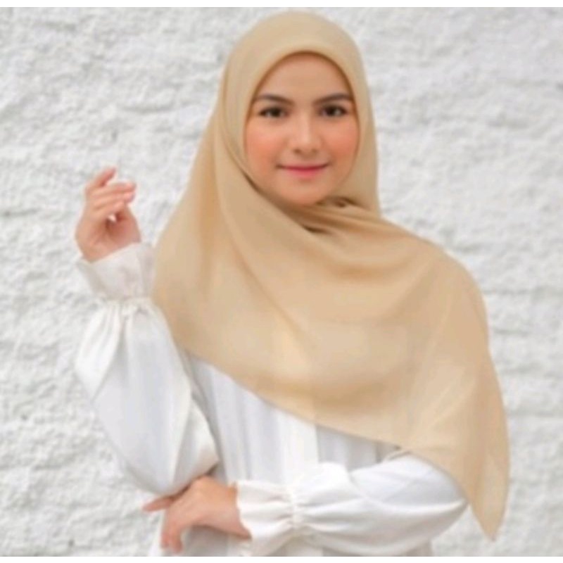 hijab bella/hijab segi empat/ hijab putih sekolah