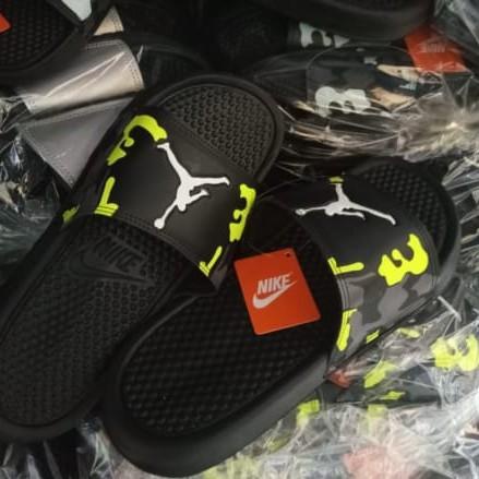RECOMENDED BIG SALE 9.9 SANDAL Pria Niike Benassi Air Jordan Grade Original