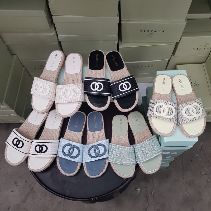 DDS1901 Sandal Slop Wanita Fashion Import OOM Slipers Ready Jakarta Bisa COD (With Box)