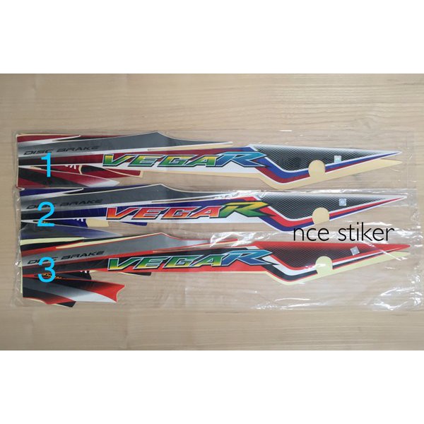 STIKER STRIPING VEGA R 2005