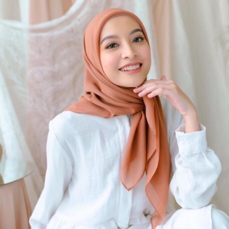 Pollycotton / Bella Square / Hijab Polos Segi empat