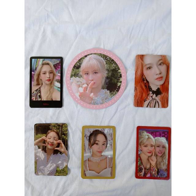 OFFICIAL PHOTOCARD TWICE MORE&MORE(SANA/MINA/NAYEON/CHAEYOUNG/MOMO/JEONGYEON)