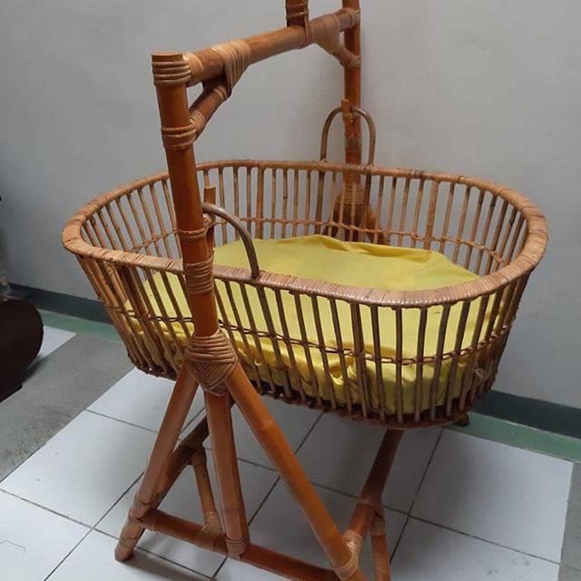 Keranjang bayi rotan