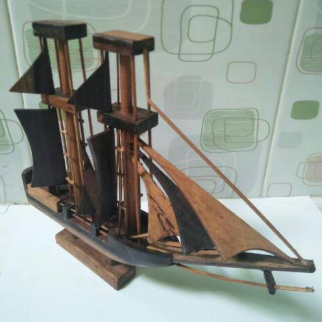 Miniatur Kapal Kayu / Mainan Kapal Kayu