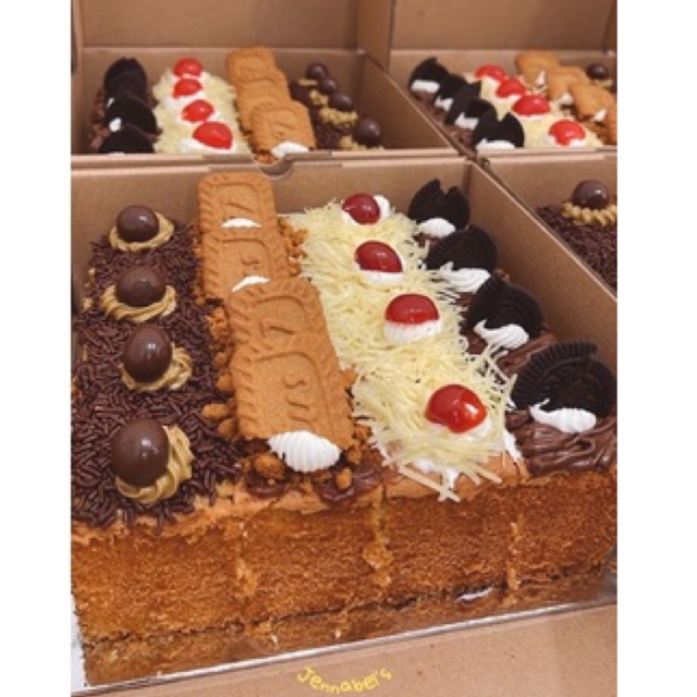 

Bolu Jadoel (mix 4 rasa) - kue jadul - cake jadul - kue ulang tahun - kue enak - cemilan - bday cake - best seller.