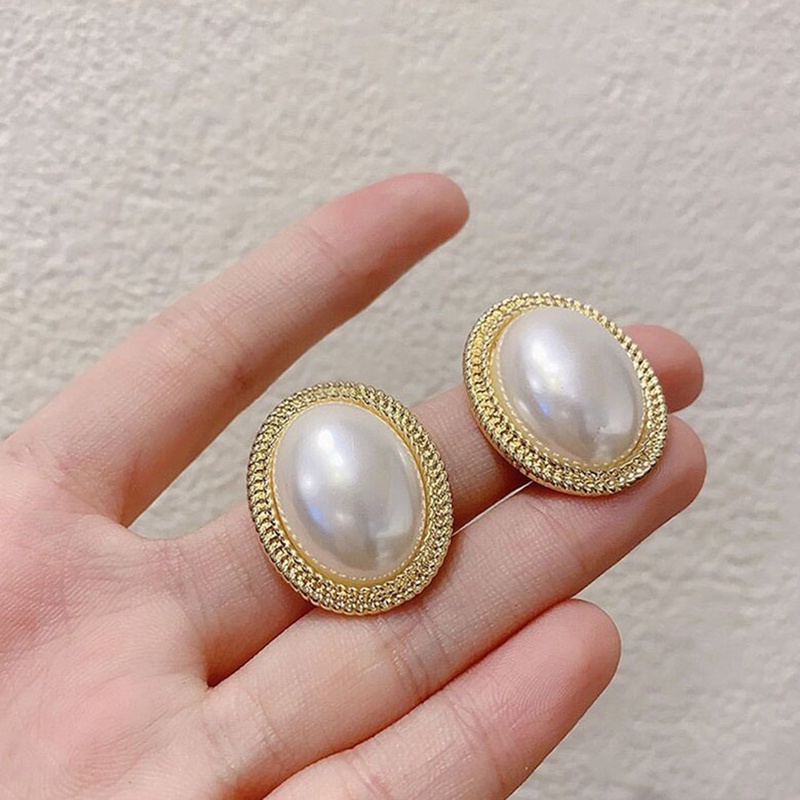 Set Anting Stud Desain Butterfly Bunga Mutiara Warna Emas Gaya Vintage Korea Untuk Wanita
