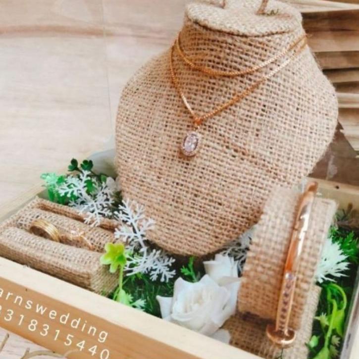 [KODE PRODUK 7W0VF3587] Manekin Kalung Goni Display Perhiasan Kalung Cincin Gelang Bludru Kain Rami 
