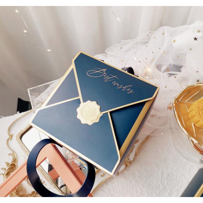 

BOX SOUVENIR fancy , KTK stap M TBH , KOTAK hadiah , KOTAK BAJU HADIAH - Biru