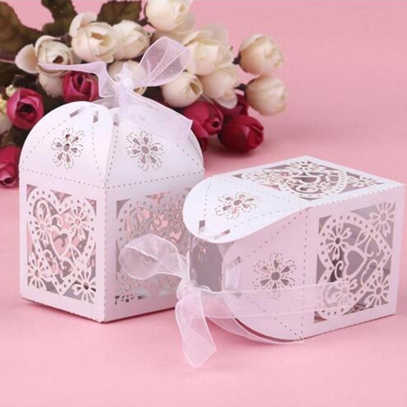 [Christmas Home Decoration Products] [10Pcs/set Love Heart Laser Cut Hollow Carriage Favors Gifts Candy Boxes With Ribbon] [Self Adhesive Cookie, Snack, Gifts Box For Xmas Party Supplies]