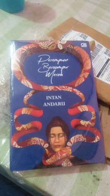 Novel Perempuan Bersampur Merah Intan Andaru Shopee Indonesia