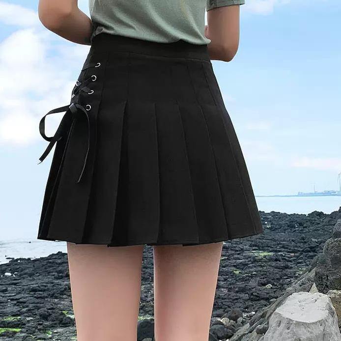 

READY LMB KOREAN TENNIS SKIRT TALI PITA PUTIH DENGAN LUBANG
