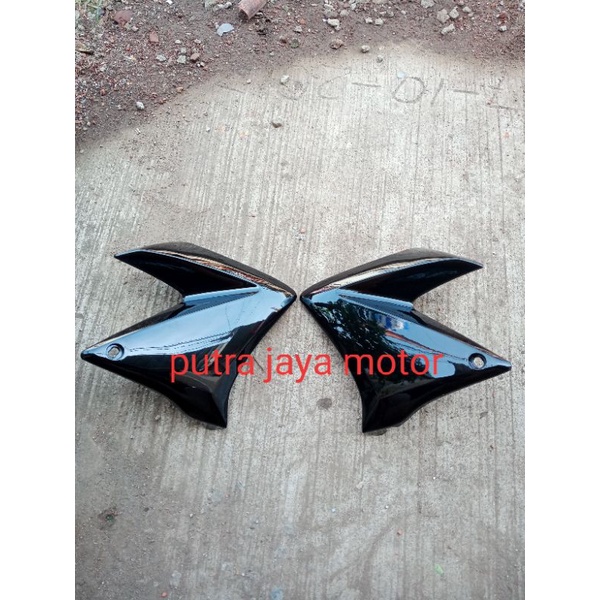 cover tangki sayap tangki Yamaha Vixion old warna hitam