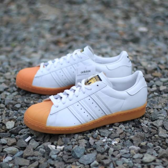 Original BNIB Sepatu Casual Adidas Superstar 80s DLX FTWWHT GOLDMT