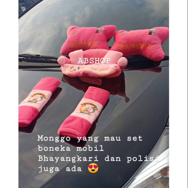 Boneka bantal mobil Bhayangkari