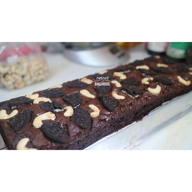 

OREO CASHEW BROWNIES