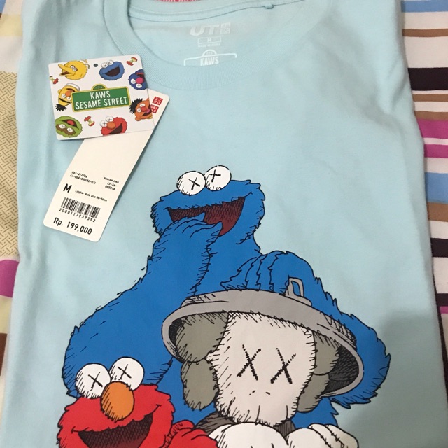 Kaws X uniqlo X Sesame Street