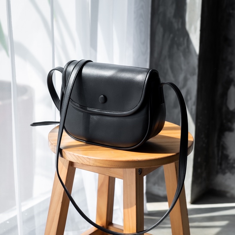 Naoki Sling Bag