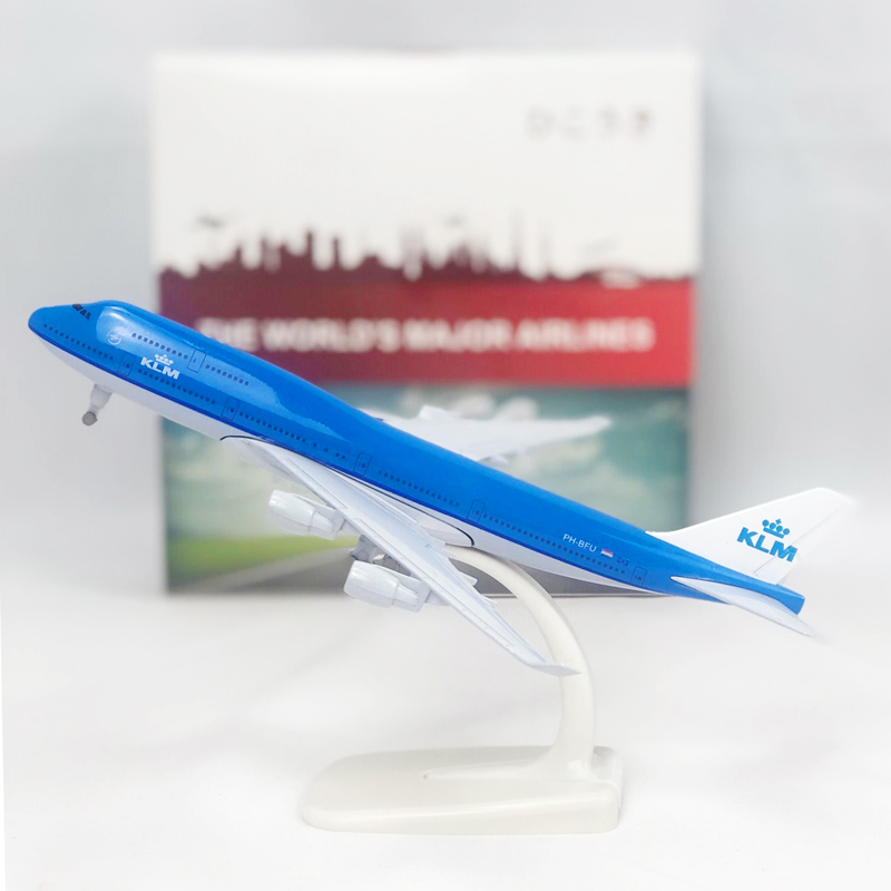 Simulasi Pesawat Terbang Dutch Airlines KLM Boeing B747 Bahan Logam Alloy Ukuran 20CM B747