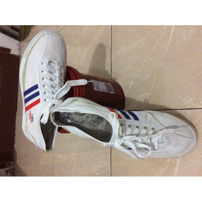 Sepatu Olahraga Capung Merk Dragon Fly - Putih