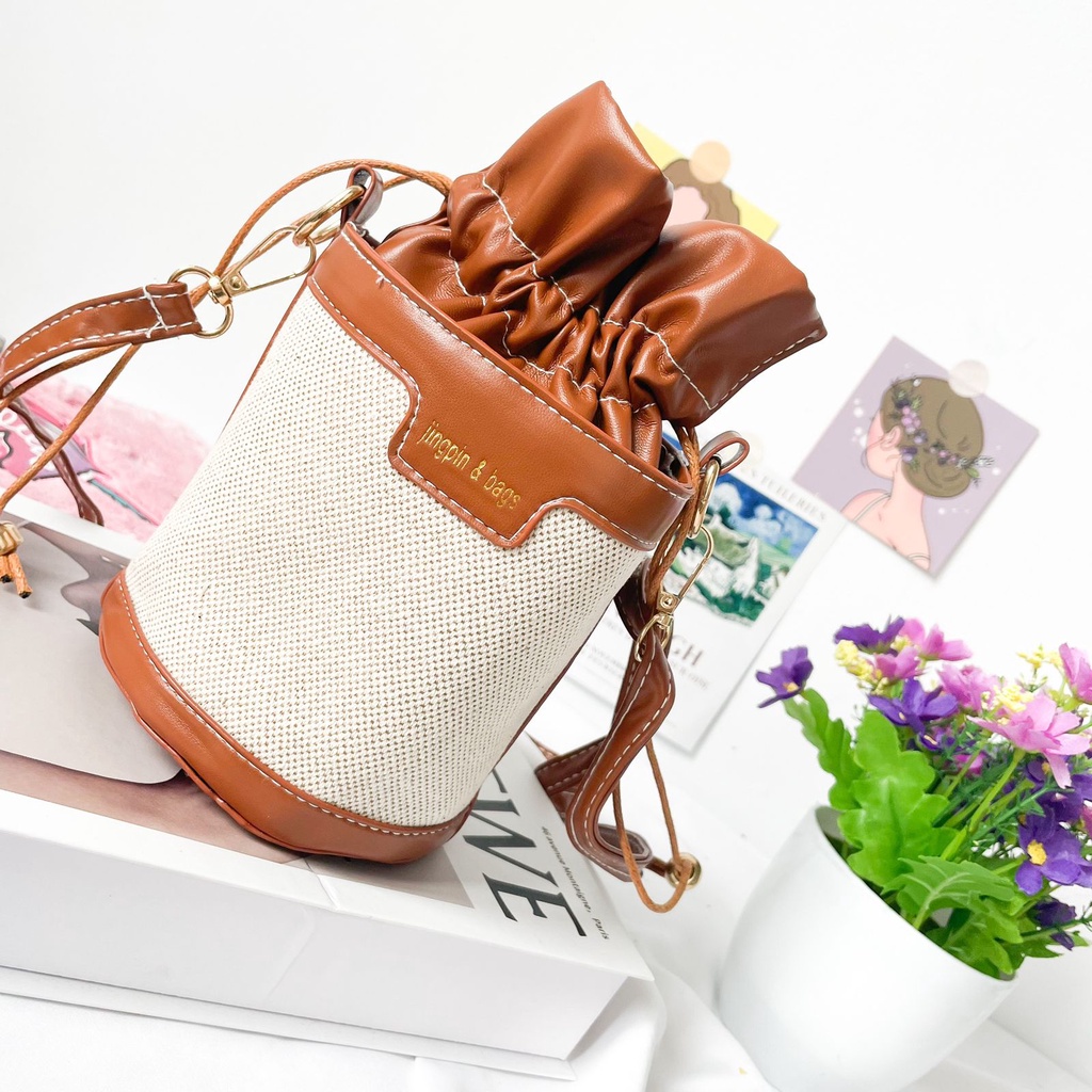Tas Slingbag Serut Cokelat Kulit Model Tabung Tas Selempang Serut Fashion Wanita Korean Style Kekini