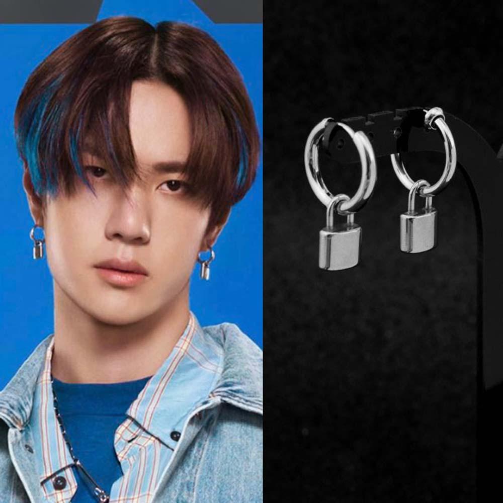 Anting Stud Desain Gembok Bahan Stainless Steel Gaya Punk Korea Untuk Pria Dan Wanita