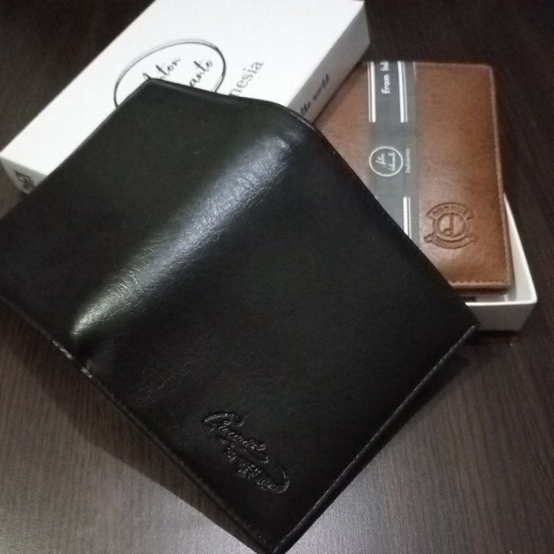 Dompet pria lipat buku bahan kulit sintetis lokal mahmud embos #dompet #dompetlipat #dompetlipatbuku #dompetpria #dompetcowok #dompetlipatpria