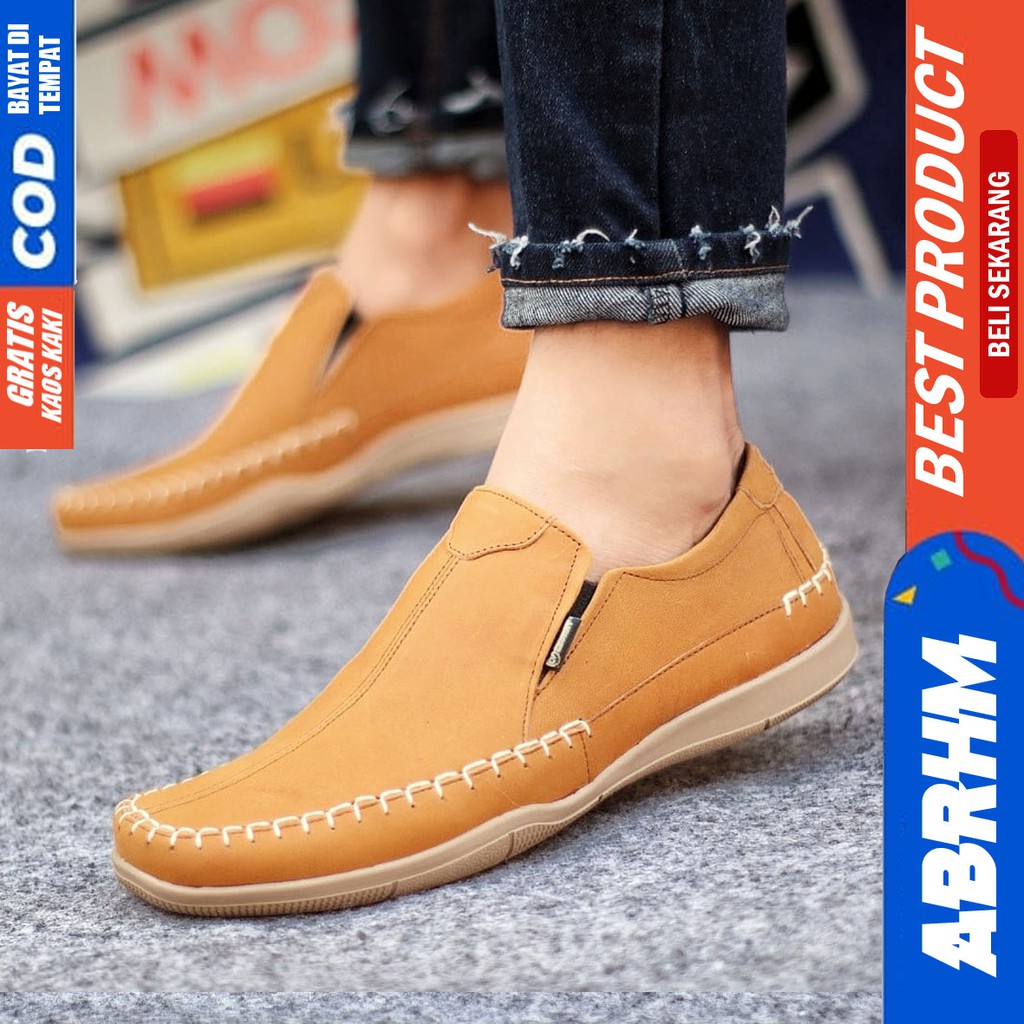 ABRHM X DIVOC Sepatu Casual Slip On Pria Sepatu Pria Casual Kulit Asli Sepatu Slop Anti Slip Cowok Sepatu Kasual Cowo Semi Formal Pantofel Kerja Kantor Kuliah Kondangan Gaya Santai Keren Kekinian Original Terlaris