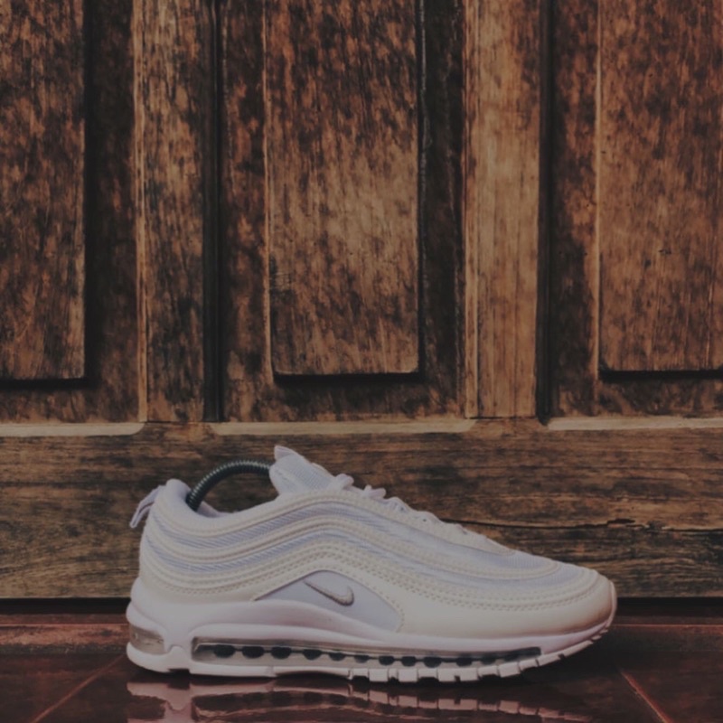 am97 white