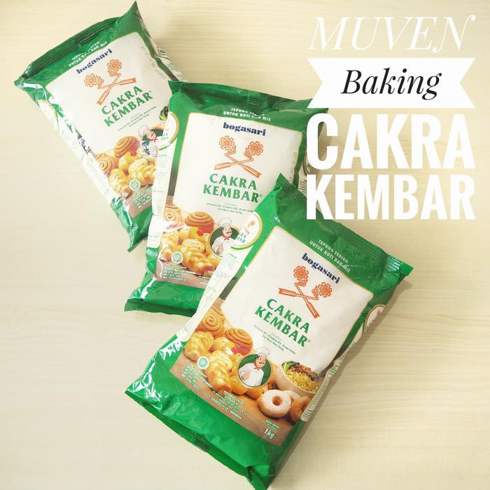 

Tepung Terigu Bogasari Cakra Kembar Premium 1Kg